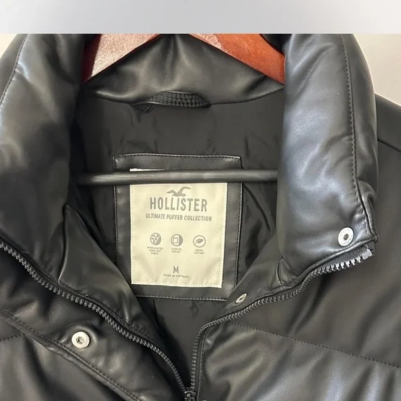 Hollister black faux leather puffer jacket Size M - Picture 4 of 6